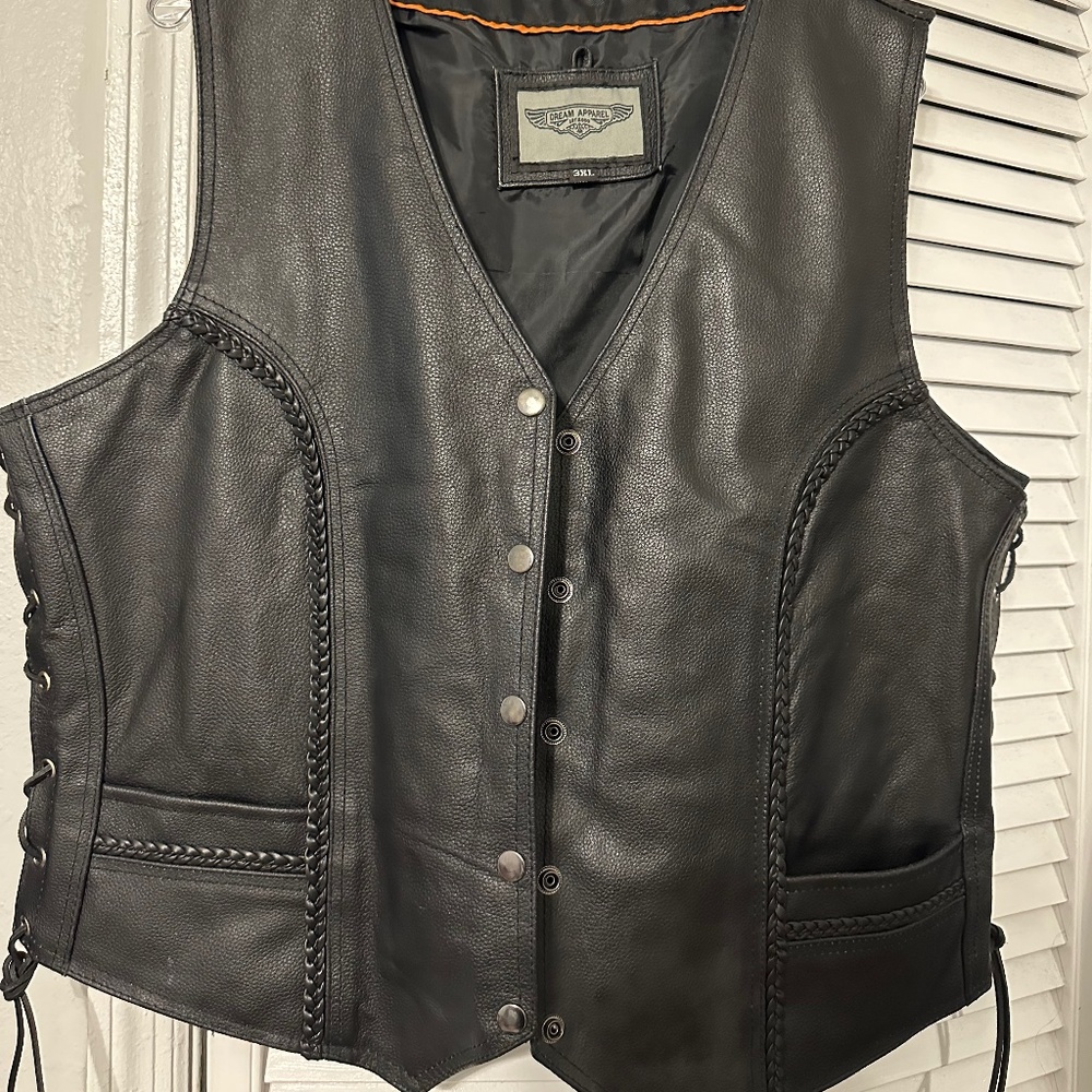 Men’s Leather Motorcycle Vest w/ concealed carry pocket